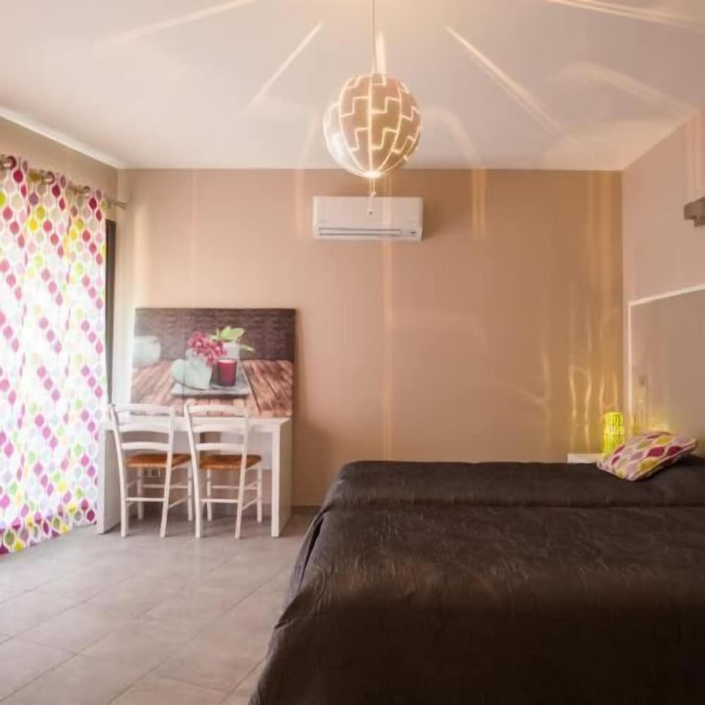 L'Auberge Cigaloise - carbon neutral hotel in Saint-Hippolyte-Du-Fort