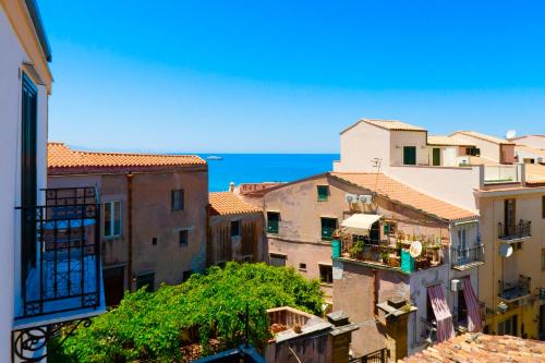 Casa Valerie al Lavatoio Medievale — 4-Star Luxury Hotel in Cefalu, Italy