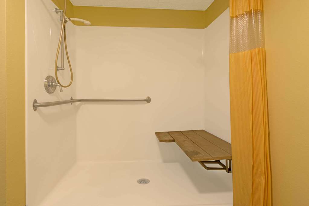Days Inn by Wyndham Cameron - photo 11