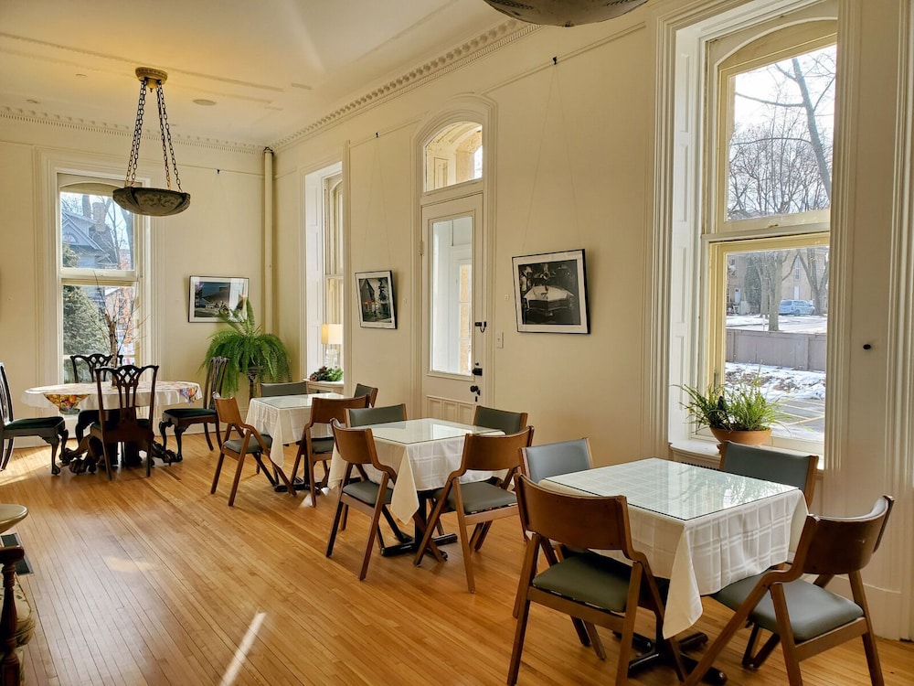Governor's Mansion Inn and Cafe - photo 18