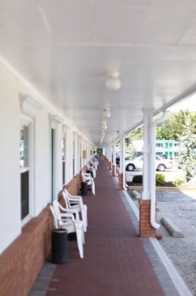 Hyland Motor Inn - photo 43