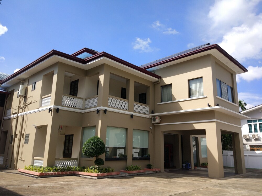 Ruby Garden Hotel - carbon neutral hotel in Yangon