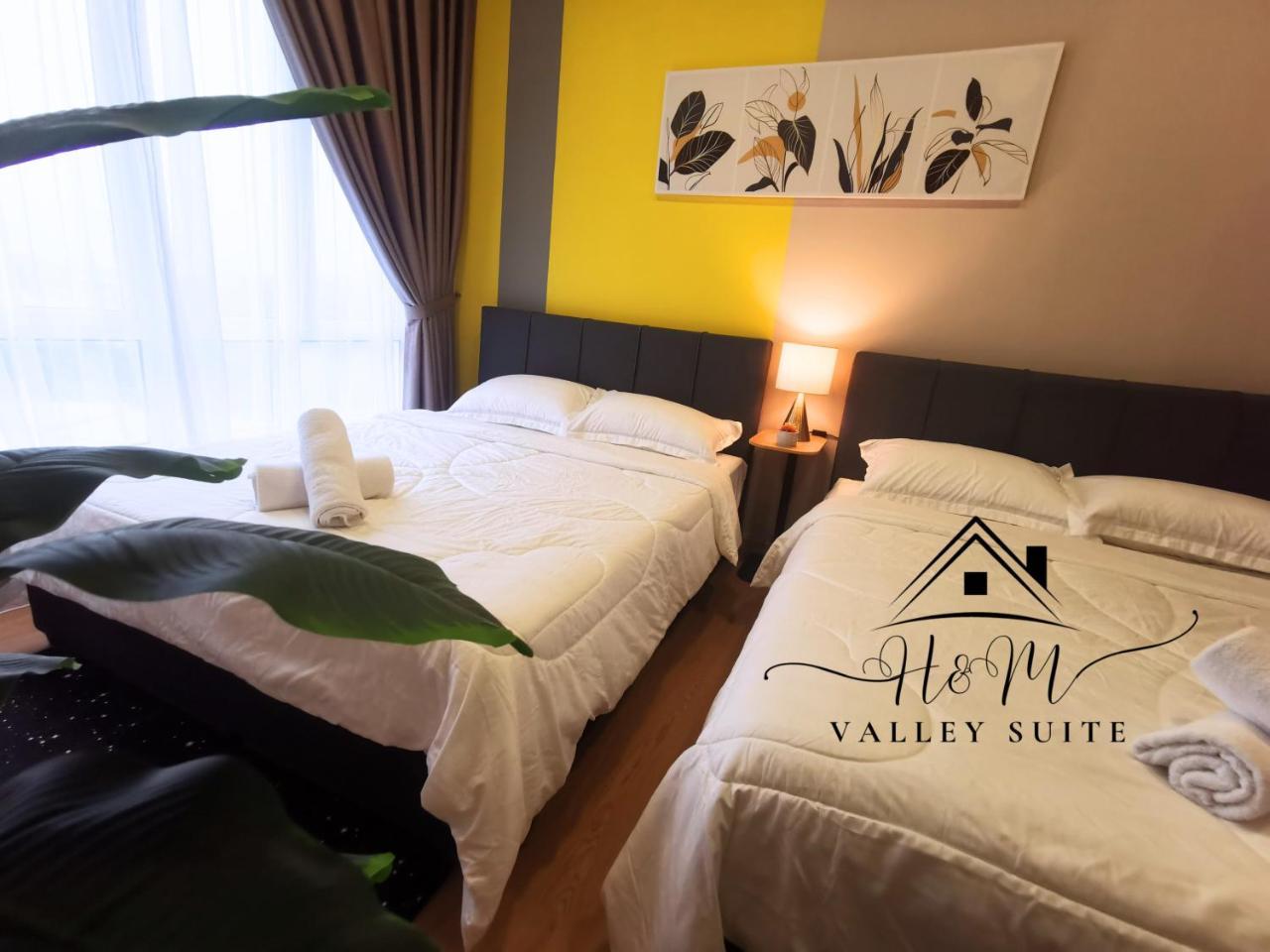H&M Valley Suite Pool View — 4-Star Luxury Hotel in Kuantan, Malaysia