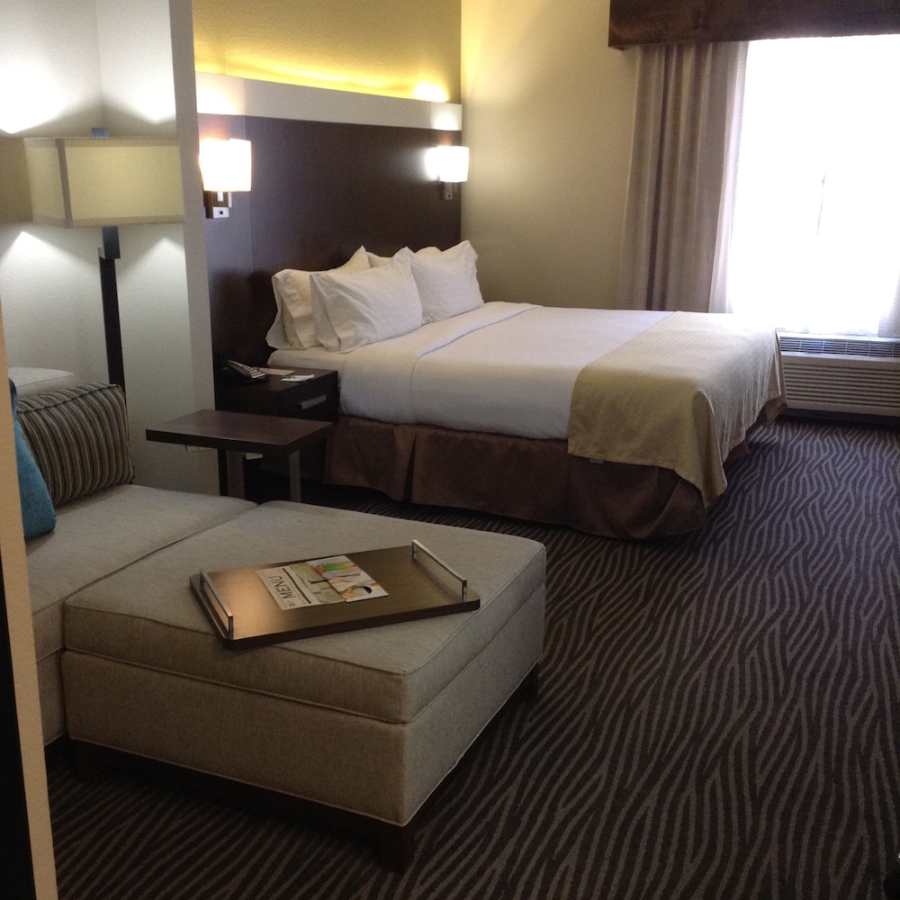 Holiday Inn El Paso Airport an IHG Hotel - photo 3