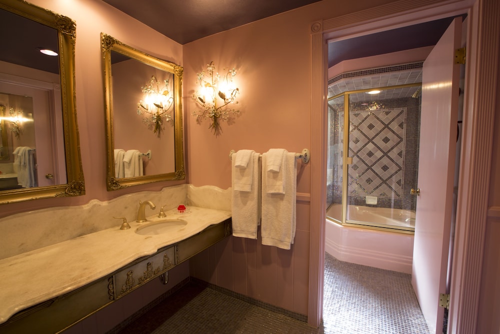 Madonna Inn - photo 258
