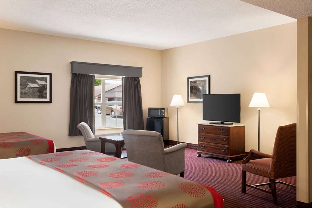 Ramada by Wyndham Pigeon Forge North - photo 19