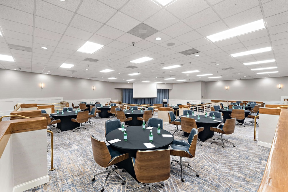 Hilton College Station & Conference Center - photo 69