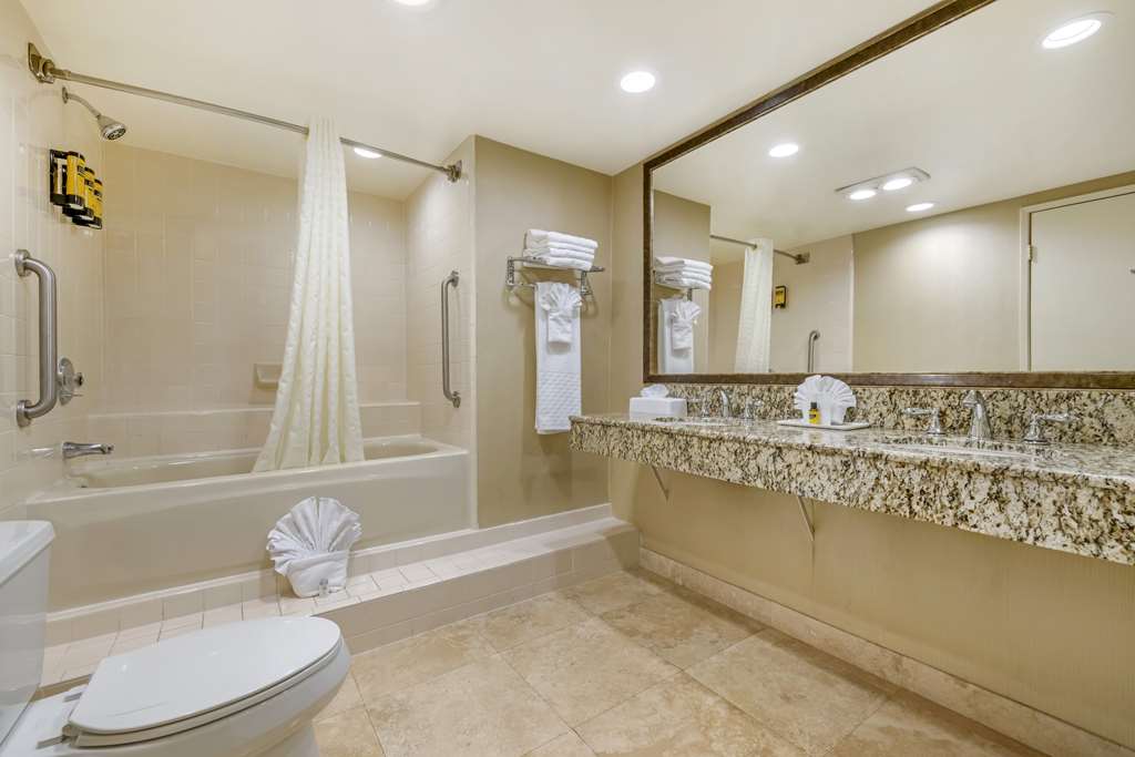 Best Western Plus Marina Shores Hotel - photo 60