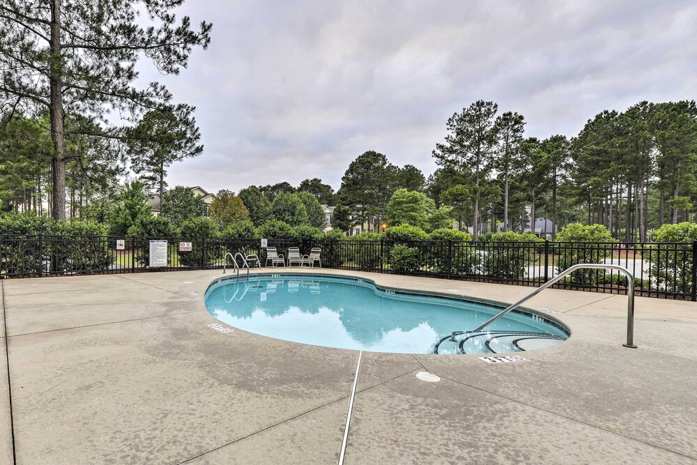 Resort style Condo on Golf Course w Private Pool - photo 12