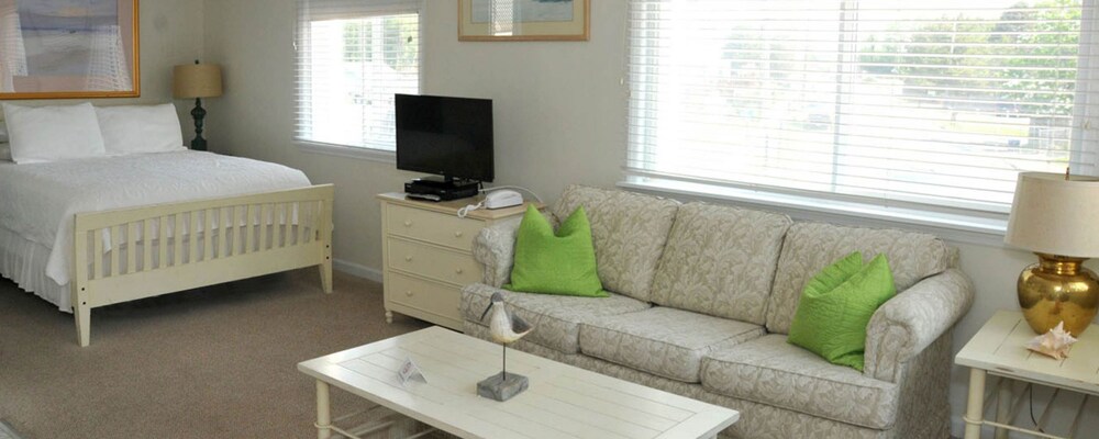 The Inn at Fairfield Beach - photo 6