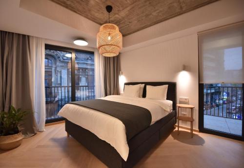 Enjoy a premium downtown apartment in a BRAND NEW ART DECO BUILDING Free parking — 4-Star Luxury Hotel in Bucharest, Romania