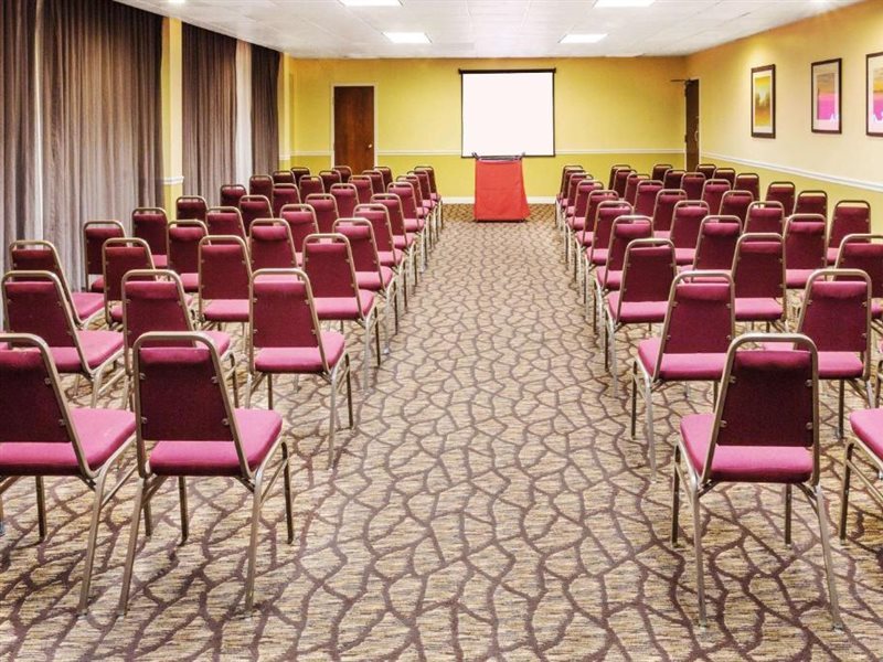 Ramada by Wyndham Salt Lake City North Temple - photo 9