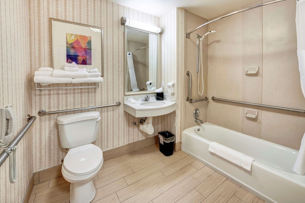 Hilton Garden Inn Portland Airport - photo 18