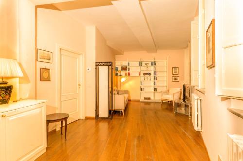 Il Gallo Charming Apartment in Lucca Heart — 4-Star Luxury Hotel in Lucca, Italy