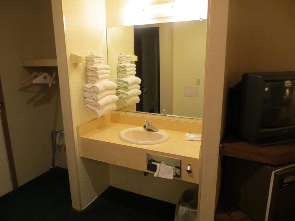 Starlite Budget Inn - photo 25