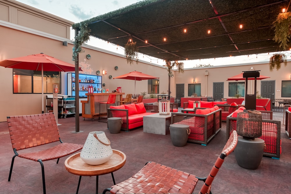 Hotel Lexen Newhall - photo 56