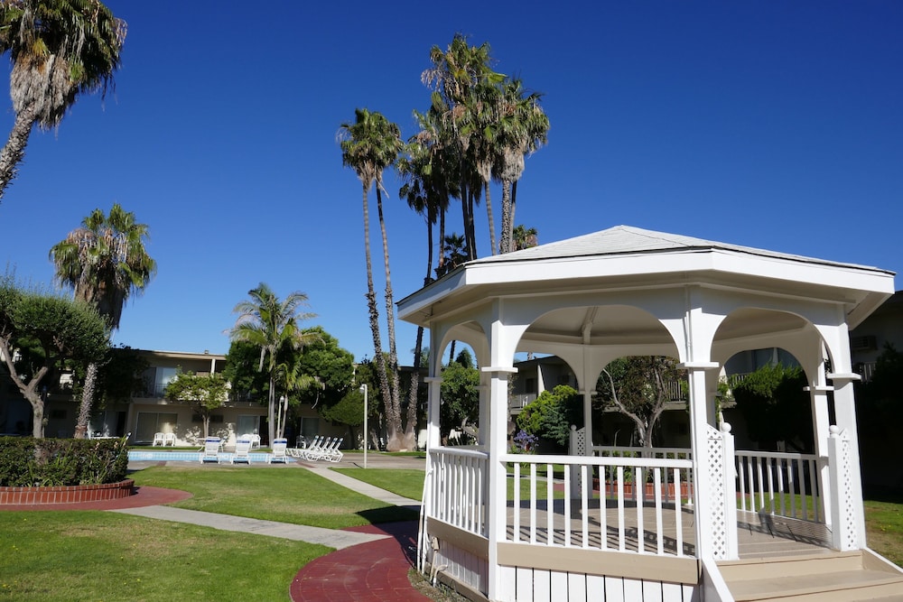 Golden Sails Hotel - photo 44