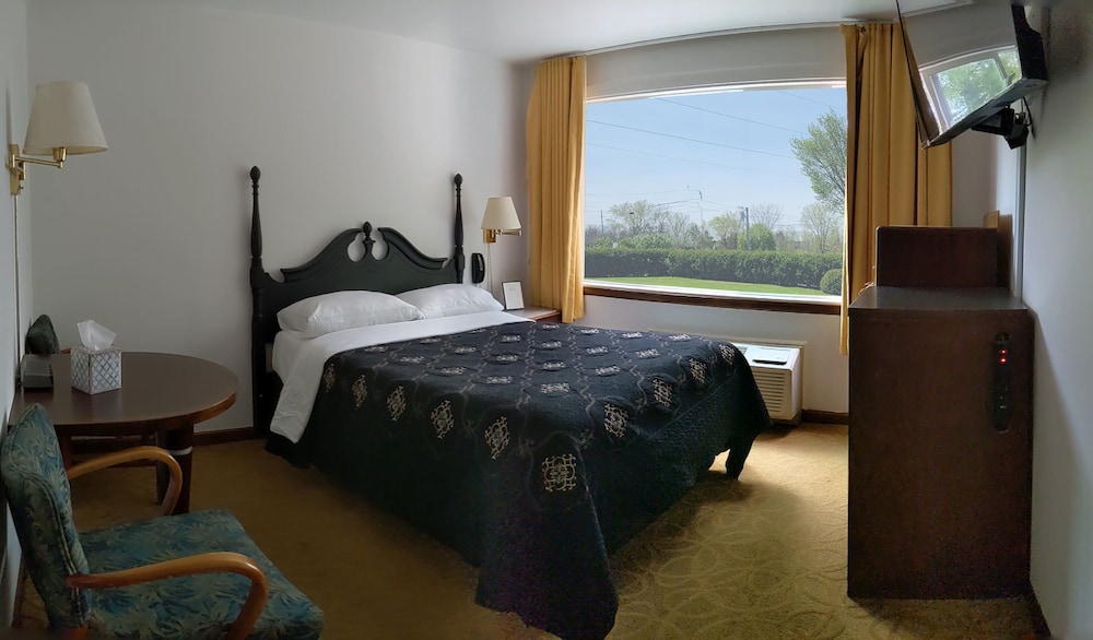 South Side Inn Burlington - photo 20