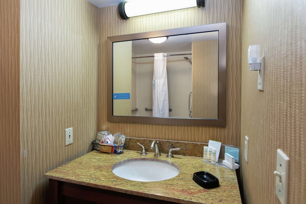 Hampton Inn Houma - photo 18