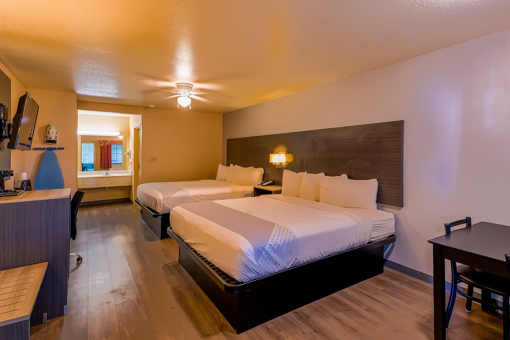 OYO Hotel Yoakum West - photo 22