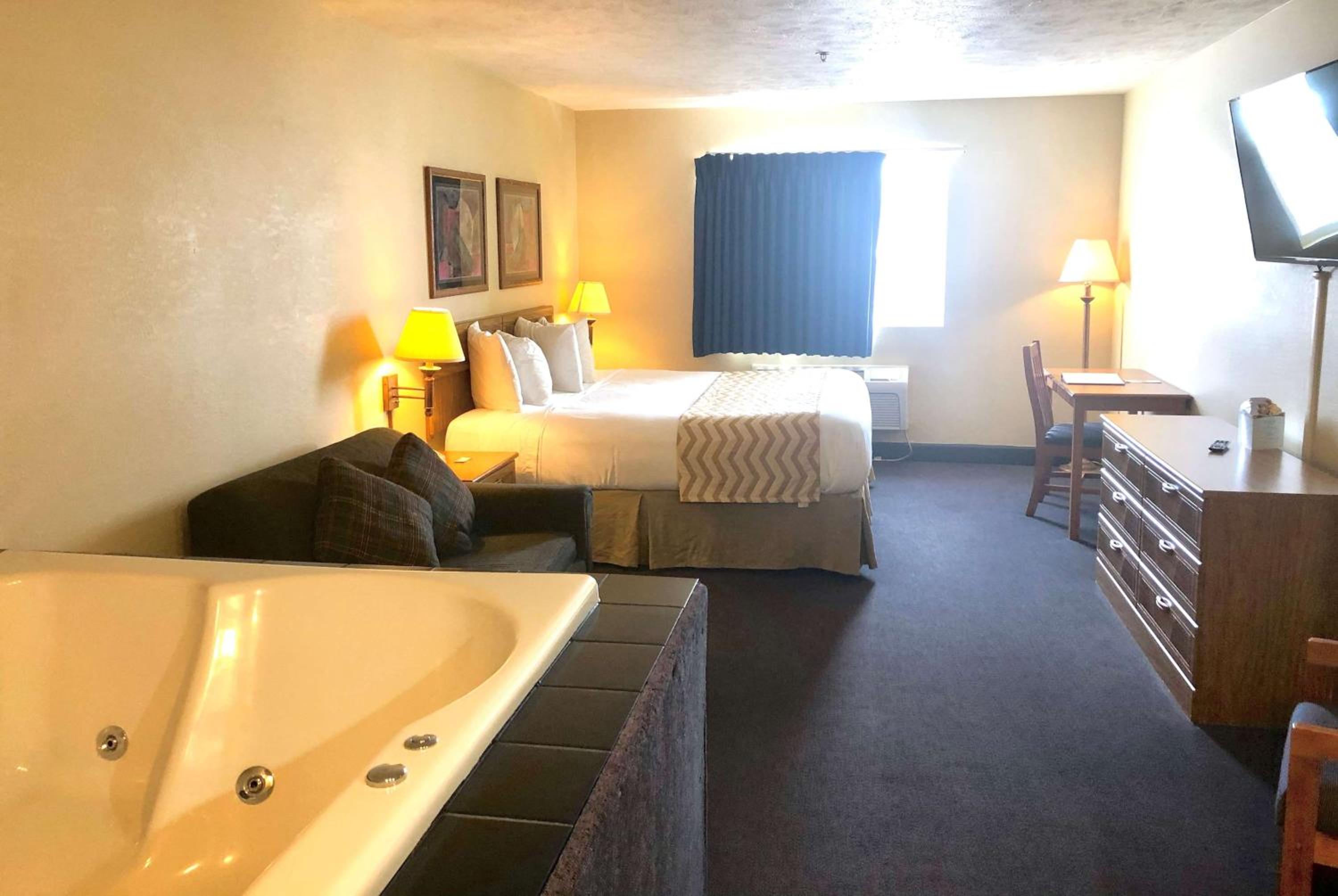Travelodge by Wyndham Grand Island - photo 36