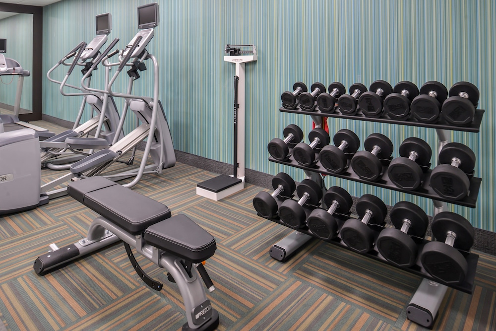 Holiday Inn Express & Suites Kansas City Lee's Summit by IHG - photo 21