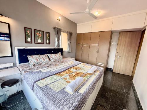 Lovely 3BHK Serviced Apt near ISKCON Temple Juhu Mumbai