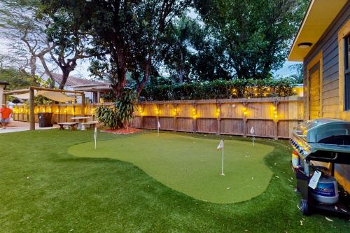 Entertainer’s Paradise in Fort Lauderdale, United States