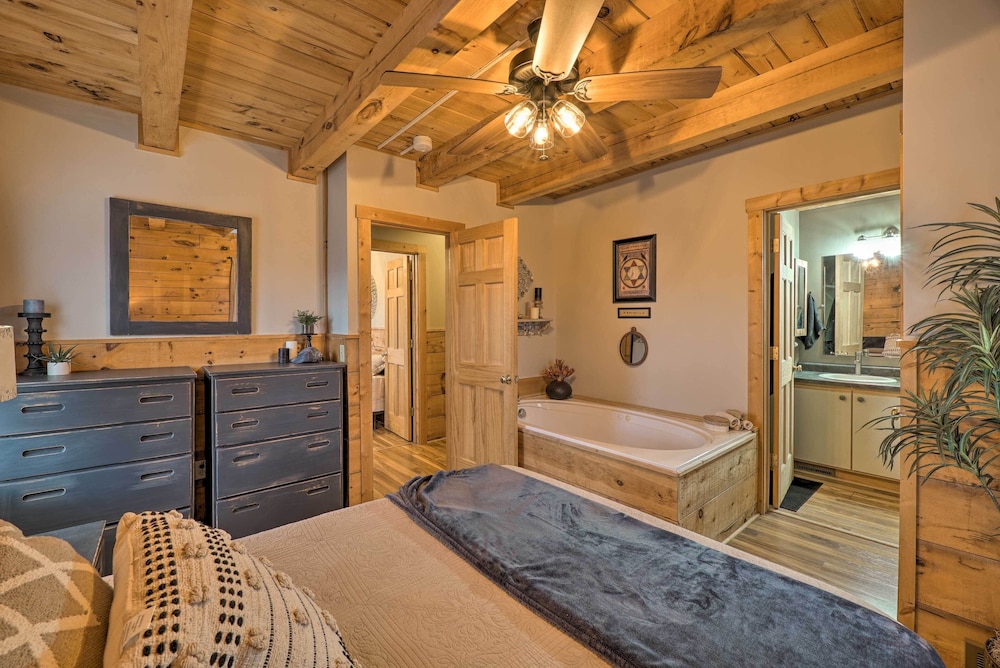 Charming Log Cabin at Double JJ Ranch Resort - photo 27