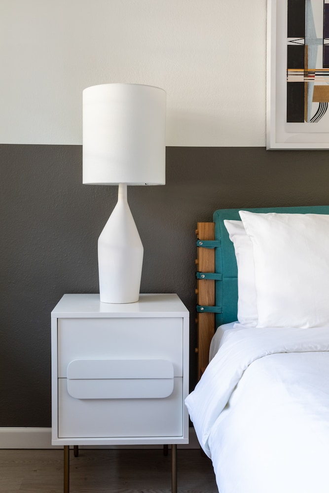 Signature Inn Oakland - photo 23