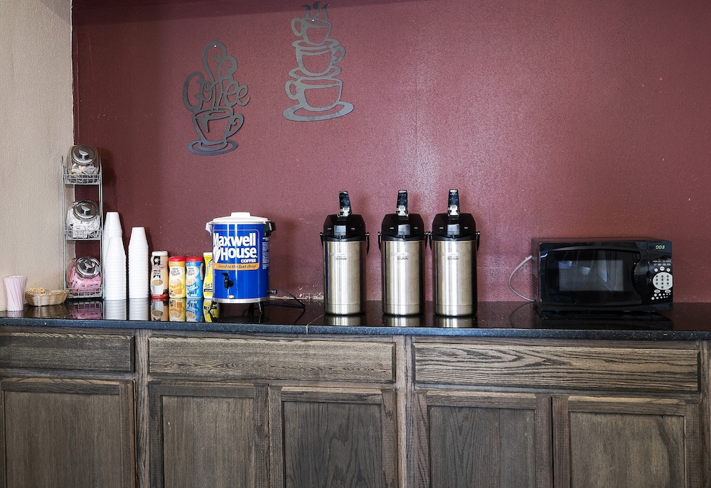 Red Roof Inn Clearfield - photo 21