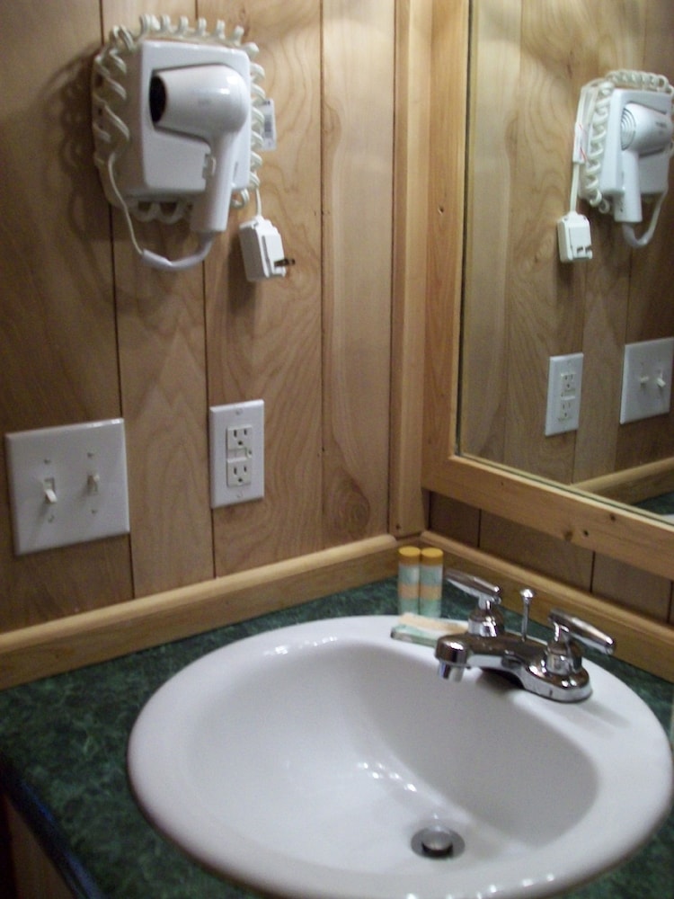 Plymouth Rock Camping Resort Basic Cabin - photo 28