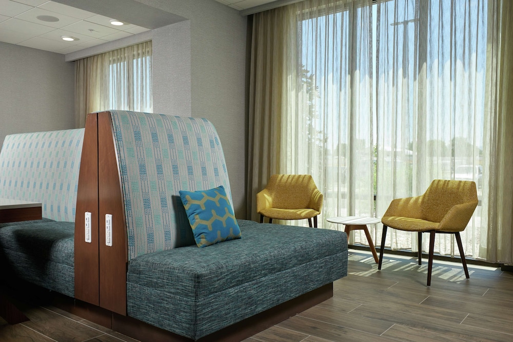 Hampton Inn by Hilton Burley - photo 3