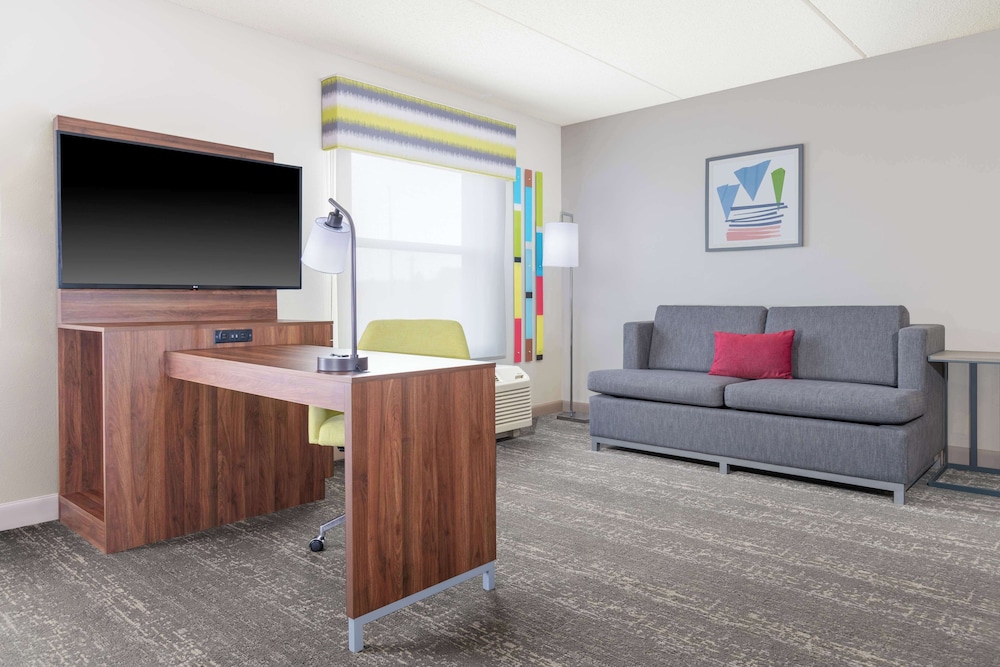 Hampton Inn & Suites Brookings - photo 12