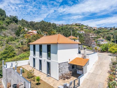 SUPER Camacha Casa da Eira — 4-Star Luxury Hotel in Camacha, Portugal