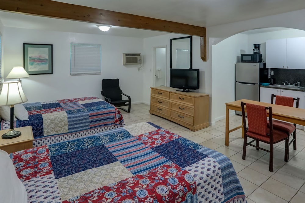 Richard's Motel - photo 44