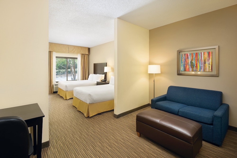 Holiday Inn Express & Suites Alpharetta Windward Parkway by IHG - photo 9