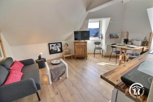 Aupres de mon arbre in Saint-Brieuc, France