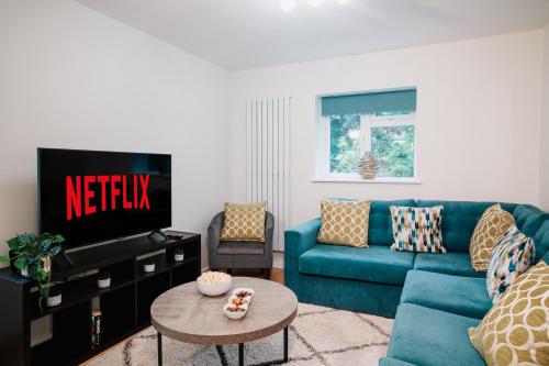 Spacious 4 bed Ample Parking Fast WiFi Contractor Family Friendly in Birmingham, United Kingdom