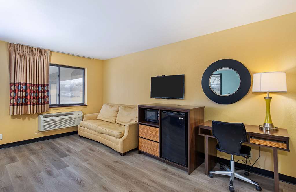 Super 8 by Wyndham Eddyville Kuttawa - photo 26