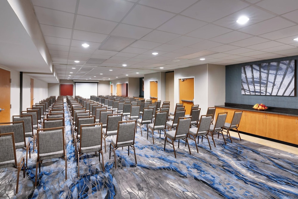 Fairfield Inn & Suites by Marriott Seattle Bellevue Redmond - photo 18