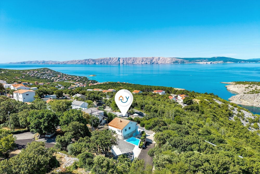 Hidden Pool House With Sea View — 4-Star Luxury Hotel in Novi Vinodolski, Croatia