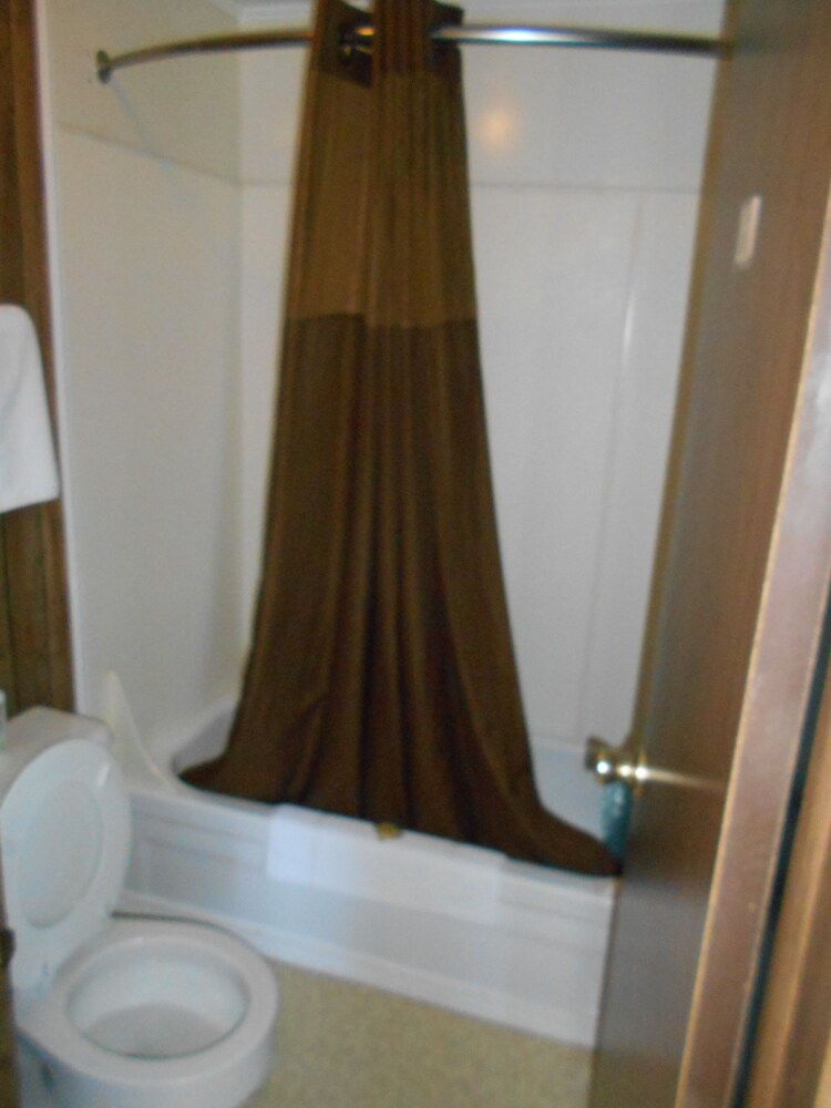 Super Saver Inn - photo 31