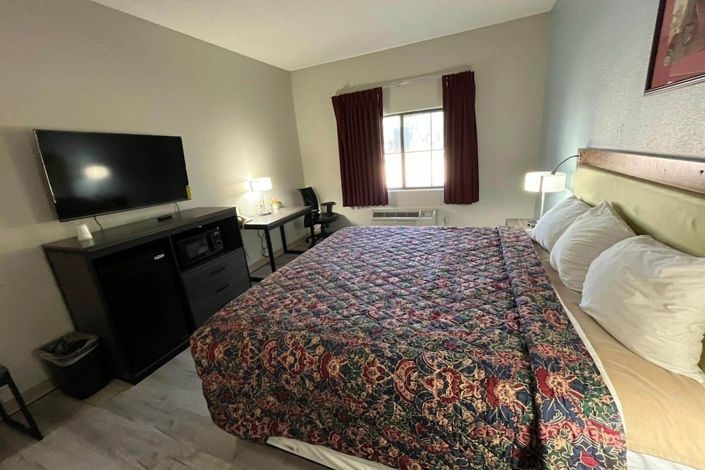 Coratel Inn and Suites by Jasper Wesley Hospital - photo 11