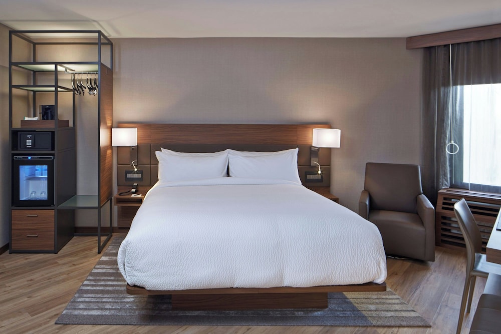 AC Hotel by Marriott Atlanta Downtown - photo 17