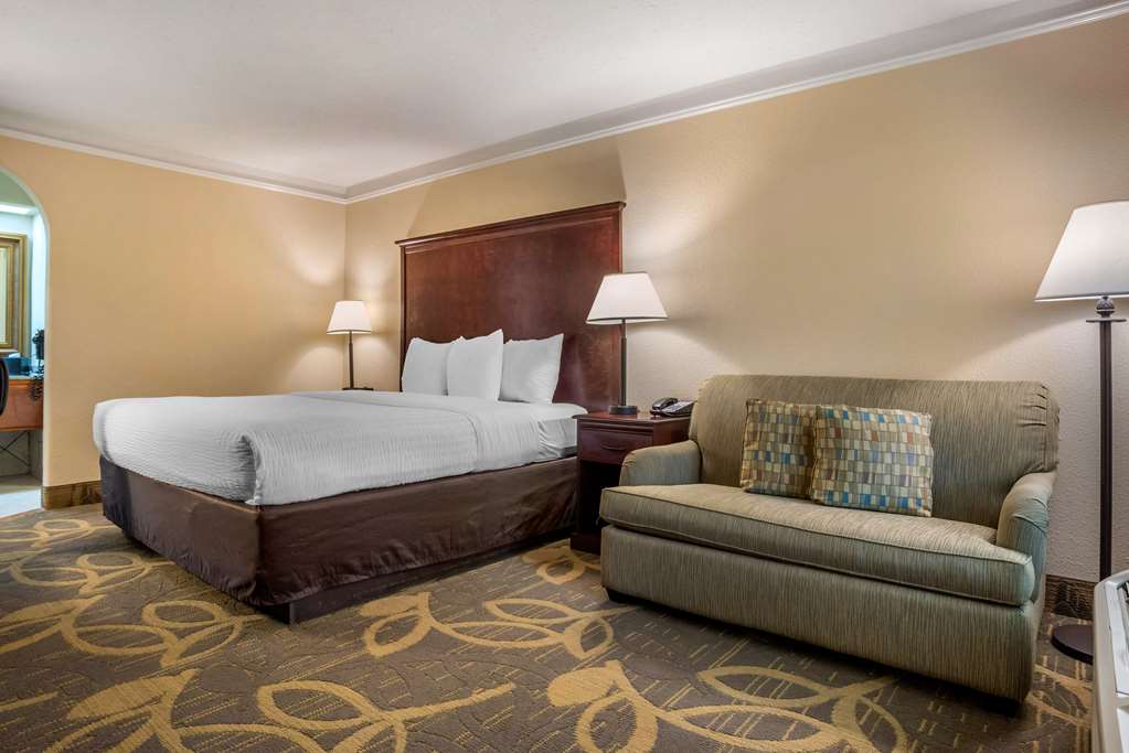 Clarion Inn and Conference Center - photo 12