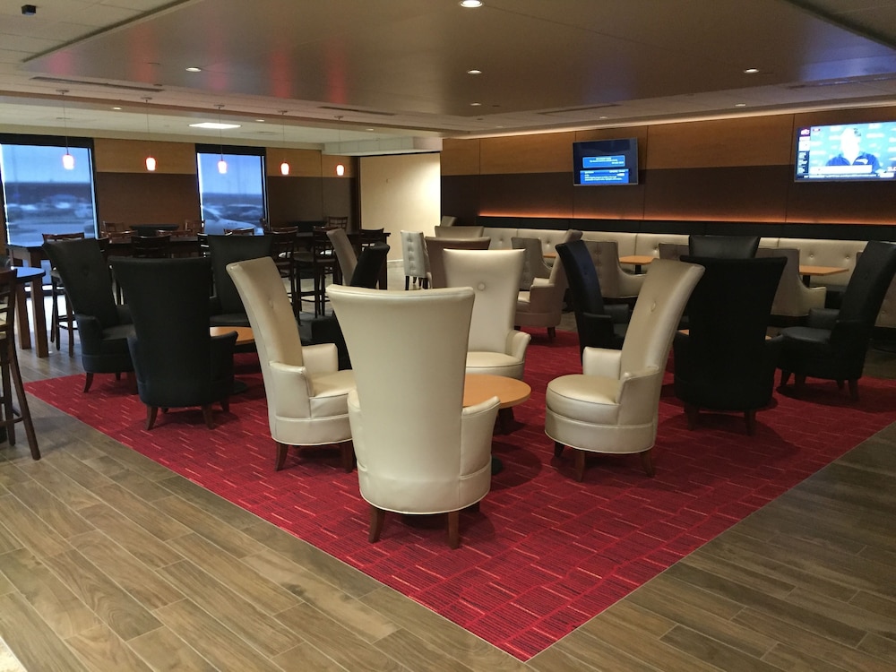 Holiday Inn Des Moines Airport Conf Center by IHG - photo 56