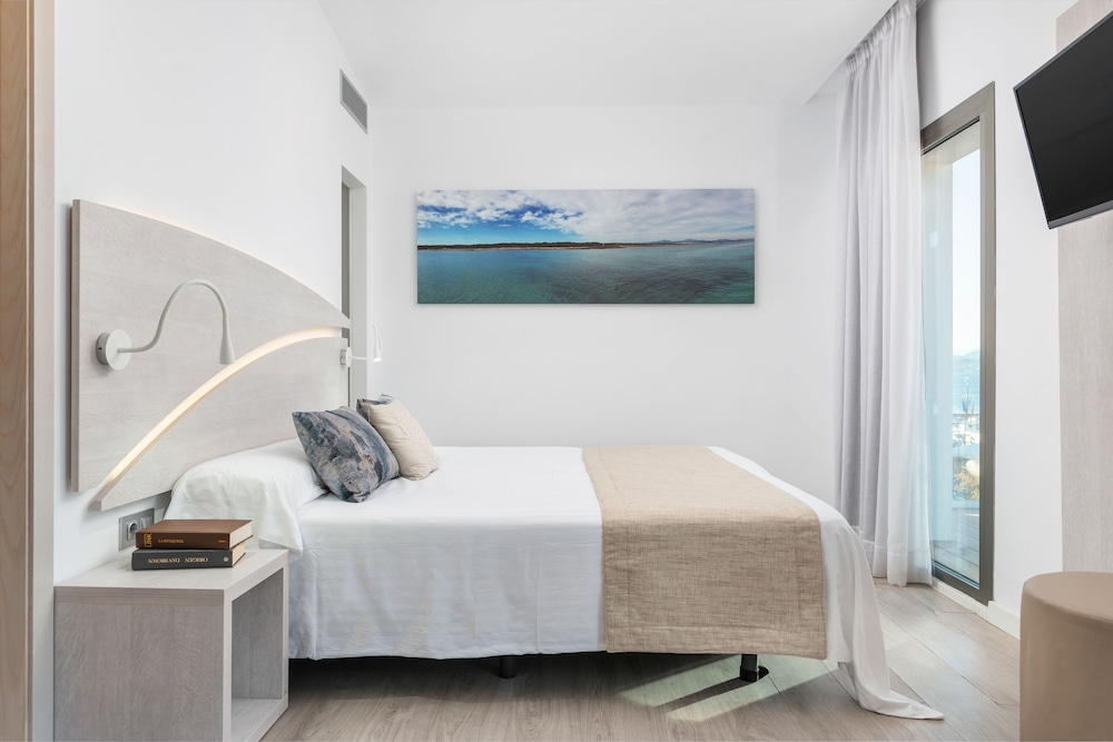 Llaut Boutique Hotel — Can Picafort — photo 4