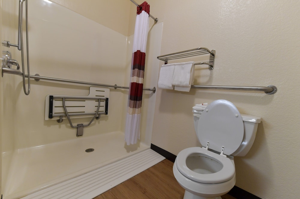 Baymont Inn & Suites by Wyndham Lincoln NE - photo 8