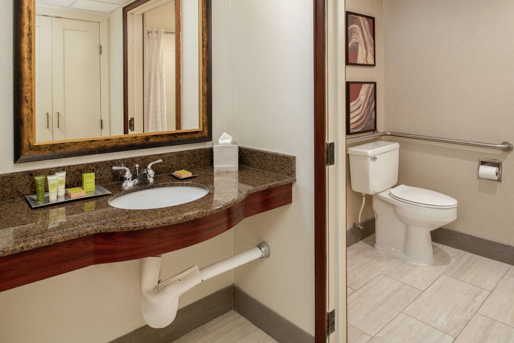 Hilton Bellevue - photo 33